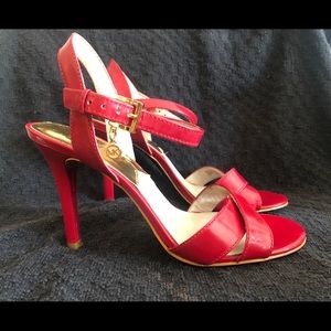 MICHAEL KORS STRAPPY PATENT HEELS (03-04272020)